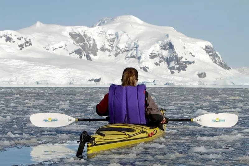 Kayaking Peterman Island - photograph 2