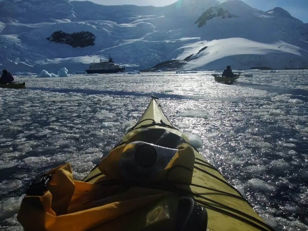 Kayaking Peterman Island - photograph 1